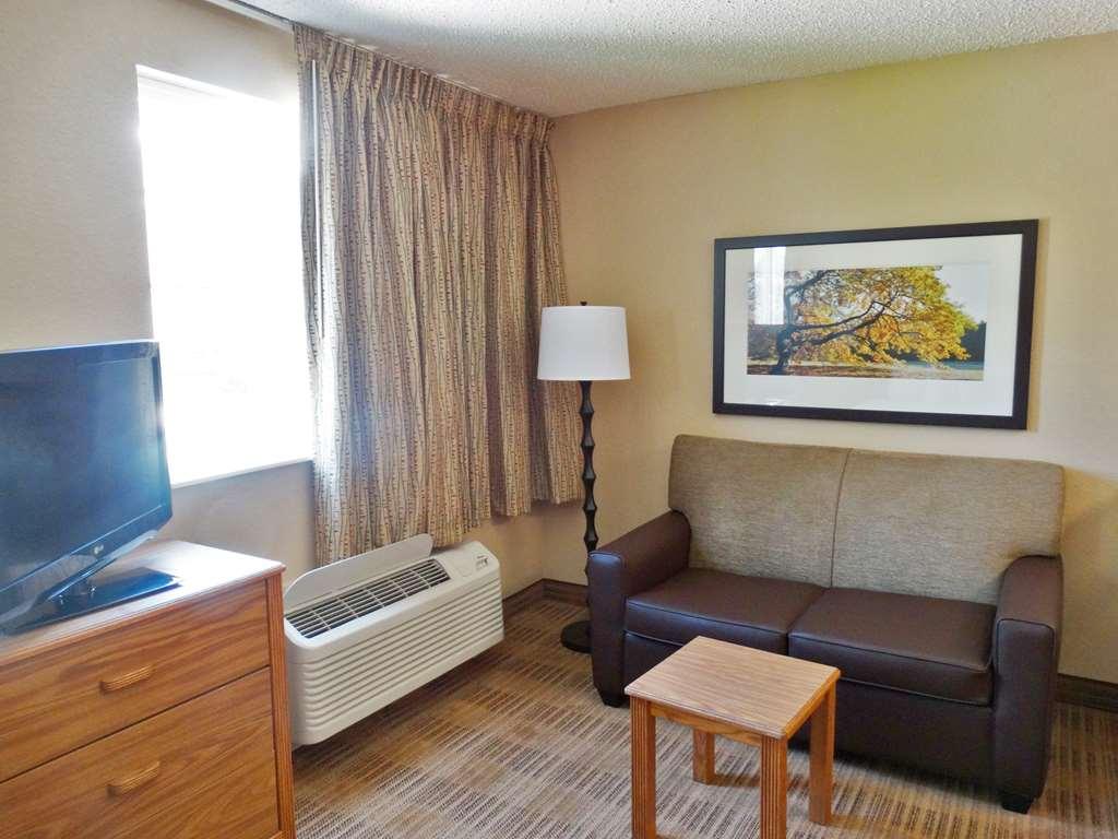 Extended Stay America Suites - Cincinnati - Blue Ash - Reed Hartman Room photo