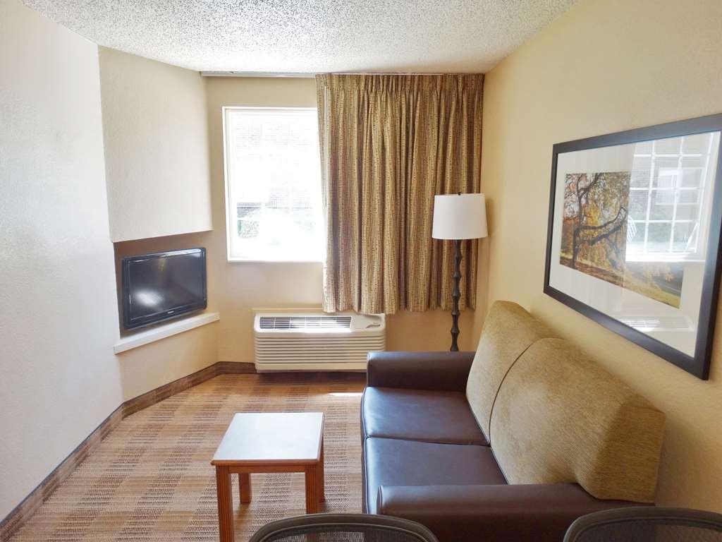 Extended Stay America Suites - Cincinnati - Blue Ash - Reed Hartman Room photo